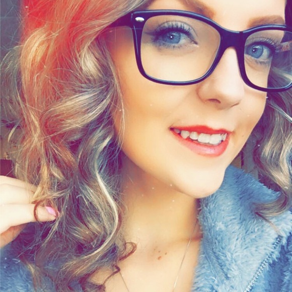 Profile Picture of Felisha Jacobs (@felishascurry) on Poshmark