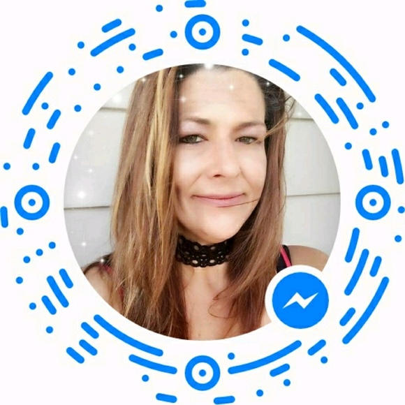 Profile Picture of Deborah Frazier (@dede8689) on Poshmark