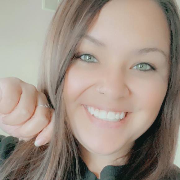Profile Picture of Valarie Schaefer (@djlandvms) on Poshmark