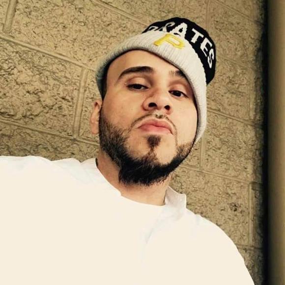 Profile Picture of Julio Rosa (@juliorosa) on Poshmark