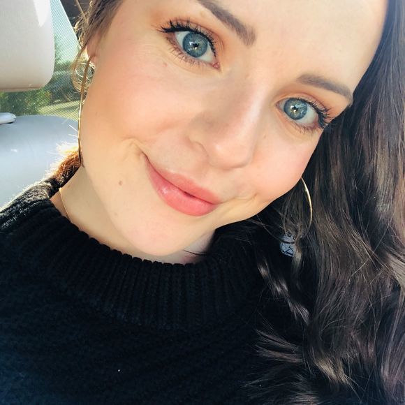 Profile Picture of Emily grace Outen (@emilyouten) on Poshmark