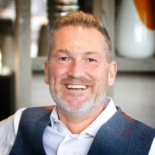 Profile Picture of Simon Clayton (@marketingskillsacademy) on Instagram