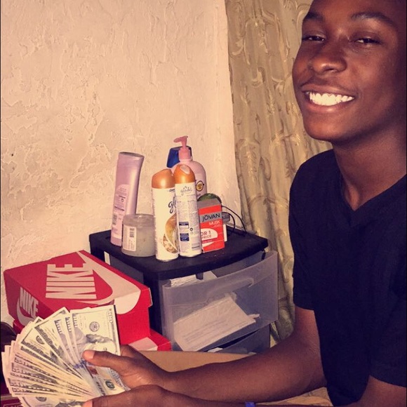 Profile Picture of Kevin Celestin (@kevin561) on Poshmark