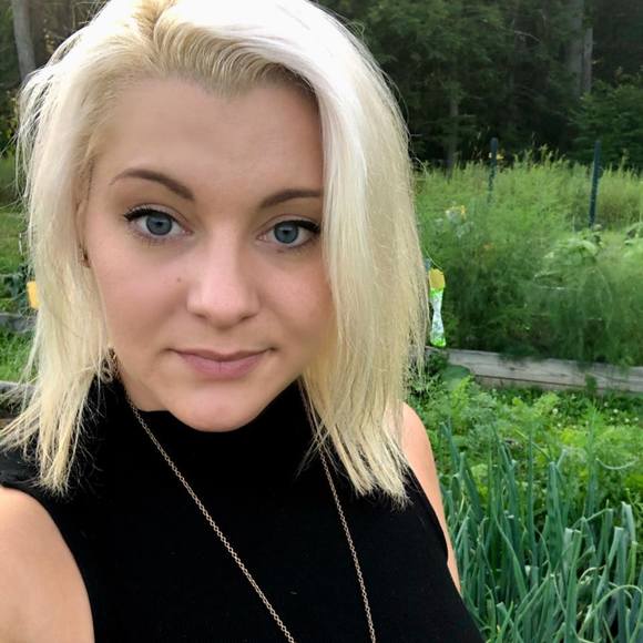 Profile Picture of Carly Boyer (@carlyncc) on Poshmark