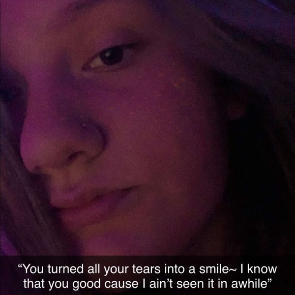 Profile Picture of Chloe Malm (@chloemalm) on Poshmark