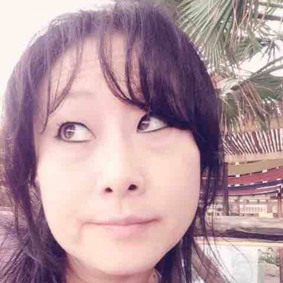 Profile Picture of Crystal Kwon (@crystalrk) on Poshmark