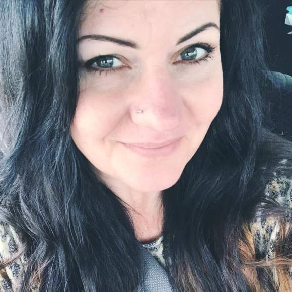 Profile Picture of Stephanie Hunsinger (@shumdinger) on Poshmark