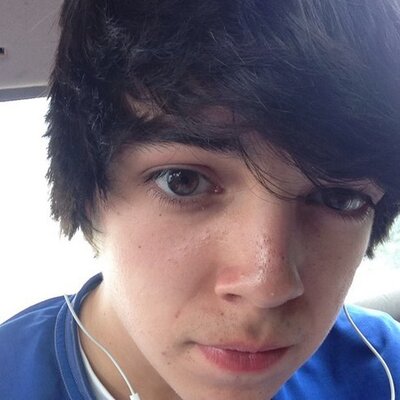 Profile Picture of Christopher Zambrano (@christopherza15) on Twitter