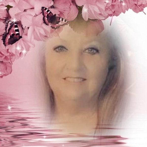 Profile Picture of Sheila Reid (@sheilareid283) on Poshmark