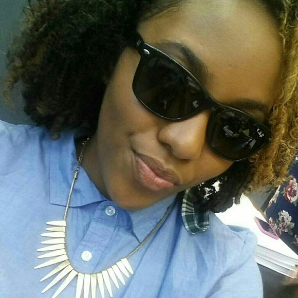 Profile Picture of Danielle Hurt (@gabbylovely) on Poshmark