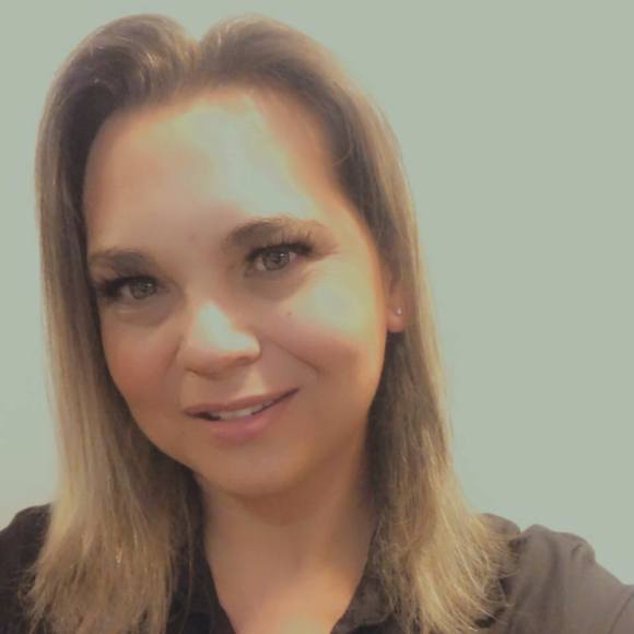 Profile Picture of Joeliene Schutte (@jo_schutte) on Poshmark