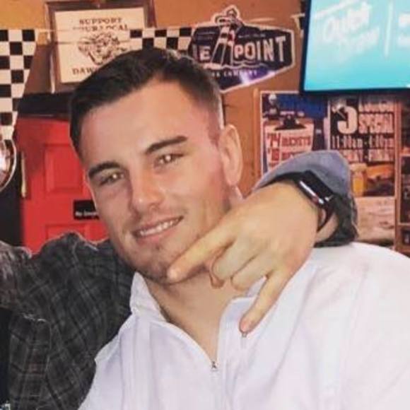Profile Picture of Dylan Schmidtyy (@vvjvcf) on Poshmark