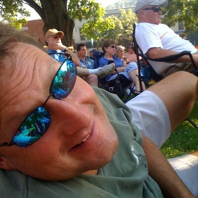 Profile Picture of Tim Bach (@NaturalNirvana) on Twitter