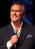 Profile Picture of Bruce Campbell - Wikipediaon Wikipedia