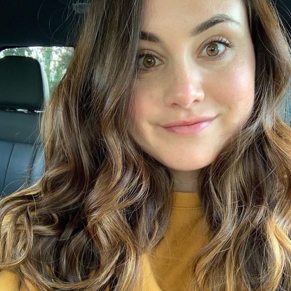Profile Picture of Hillary Reininga (@hillaryreininga) on Poshmark