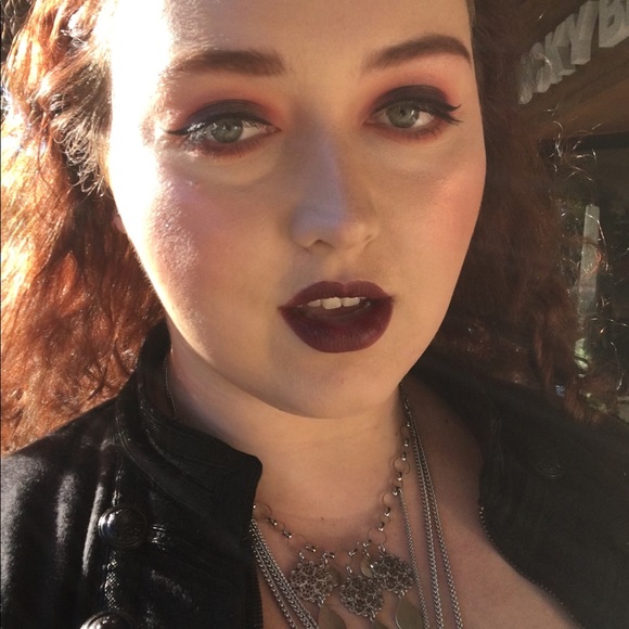 Profile Picture of Helene Doying (@helenedoying) on Poshmark