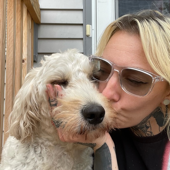 April Bilke - Poshmark Profile Picture of April Bilke (@aprilbilke) on Poshmark