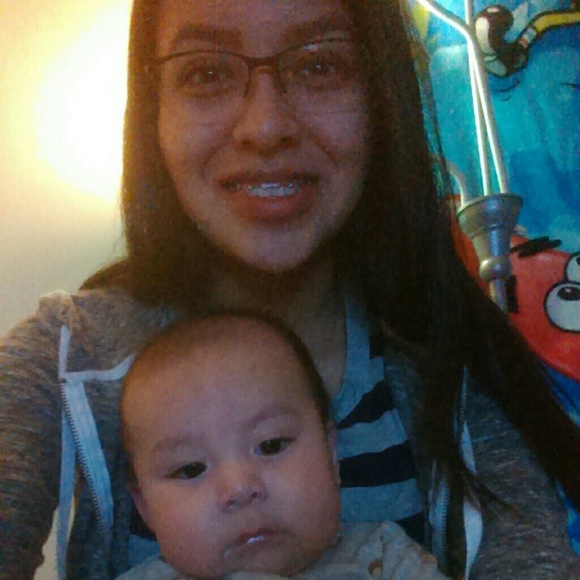 Profile Picture of Shanidiin Klain (@diiniek) on Poshmark