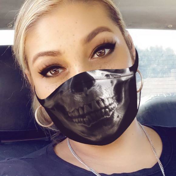Profile Picture of Christina Uwanawich (@cuwanawich) on Poshmark