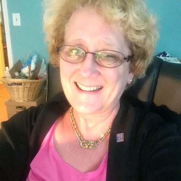 Profile Picture of Cheryl Gerkens (@cgerkens) on Poshmark