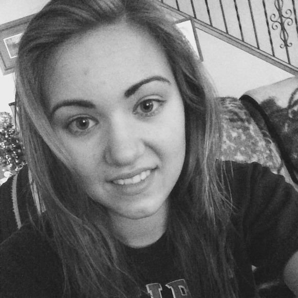 Profile Picture of Crystal Kallies (@k26482) on Poshmark