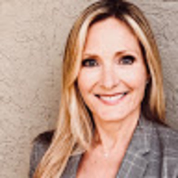 Profile Picture of Jill Watson (@jillykdub) on Poshmark
