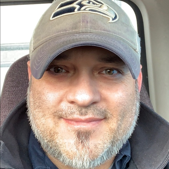 Profile Picture of Pary Gallatin (@paryg) on Poshmark