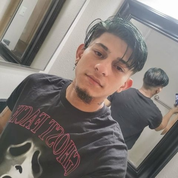 Profile Picture of Michell landerson Duarte gonzalez (@mlandersond19) on Poshmark