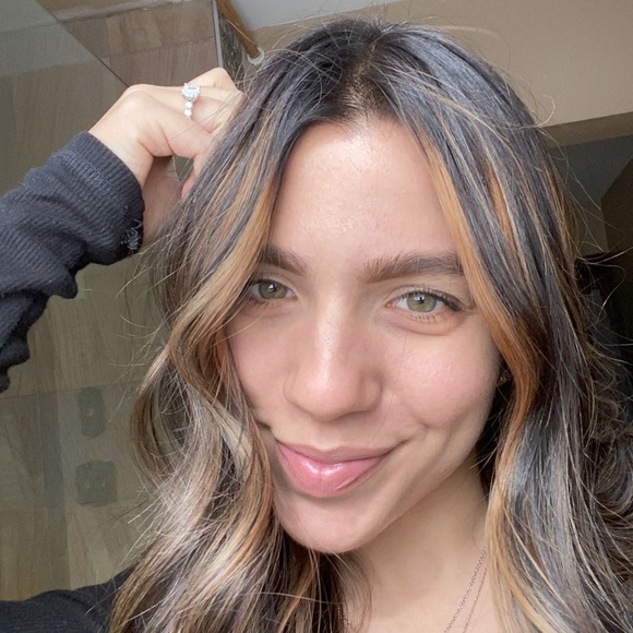 Victoria Palmiero - Poshmark Profile Picture of Victoria Palmiero (@v_palmiero) on Poshmark