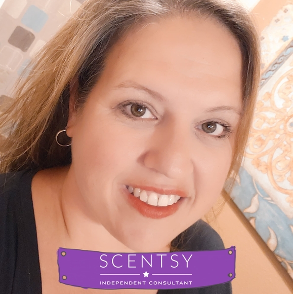 Profile Picture of Stacy Groba-fletcher (@sjfletcher1474) on Poshmark