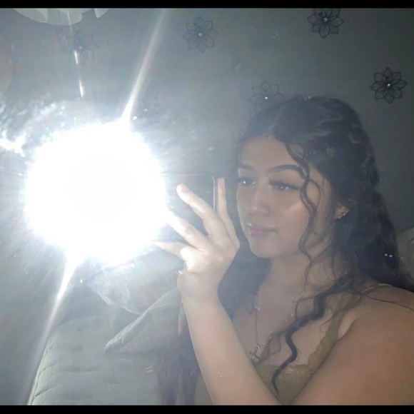 Profile Picture of Whitney Sanchez (@whitneys0922) on Poshmark