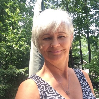 Profile Picture of Lévesque Joanne (@LvesqueJoanne1) on Twitter