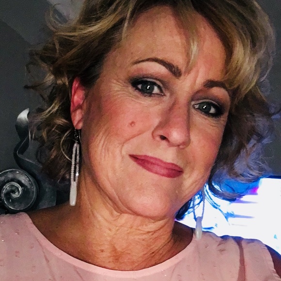 Profile Picture of Terri Marchant (@terrimarchant) on Poshmark