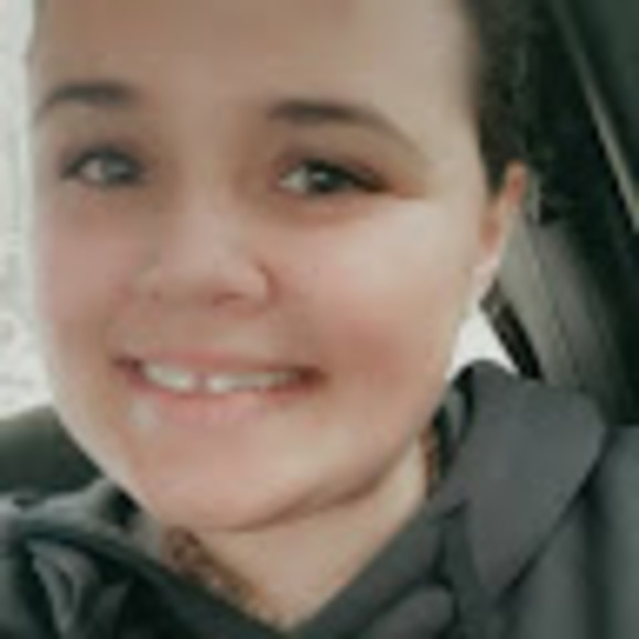 Profile Picture of Hope Thacker (@hopethacker97) on Poshmark