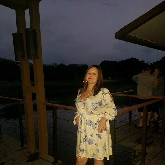 Profile Picture of Marian Muller-luke (@mtluke09) on Poshmark