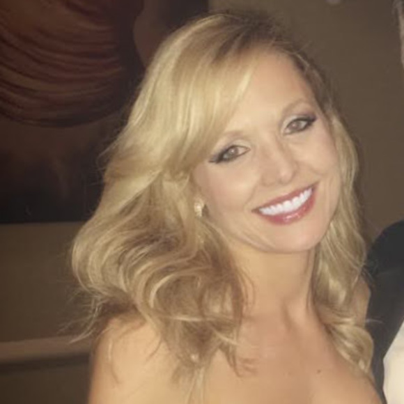 Profile Picture of Ashley Kreyer (@ashlynnkreyer95) on Poshmark