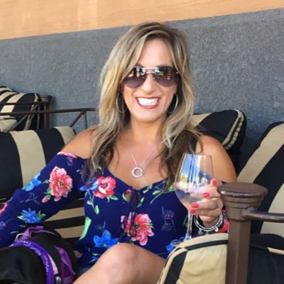 Profile Picture of Michele (@MamaMicheleS) on Twitter