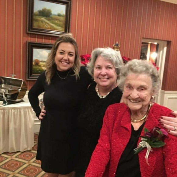 Profile Picture of Ave-marie Volinsky (@amvol452) on Poshmark