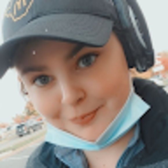 Profile Picture of Megan Settle (@sept24meg) on Poshmark