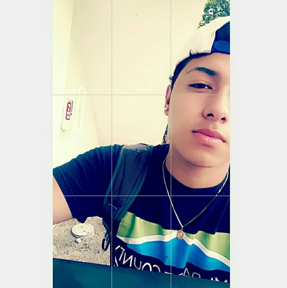 Profile Picture of David Rodas (@anuelaa47) on Poshmark