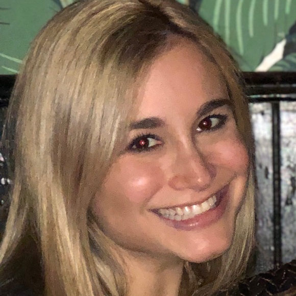 Profile Picture of Ali Angerman (@alianger) on Poshmark