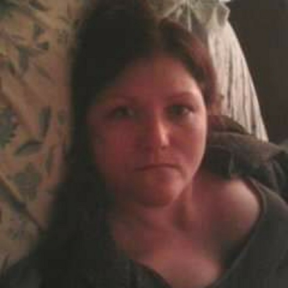 Profile Picture of Laurie Borner (@laurieborner) on Poshmark