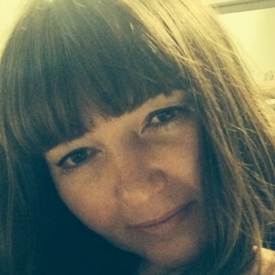 Profile Picture of April Campbell (@aprillcampbell) on Twitter