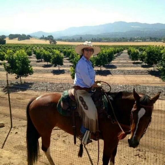 Profile Picture of Deborah Whorf (@dwhorf) on Poshmark