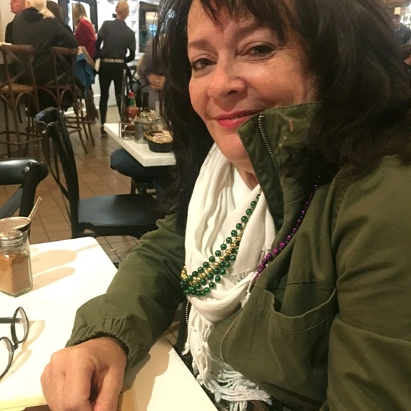 Profile Picture of Sheryl Springer (@ssjean) on Poshmark