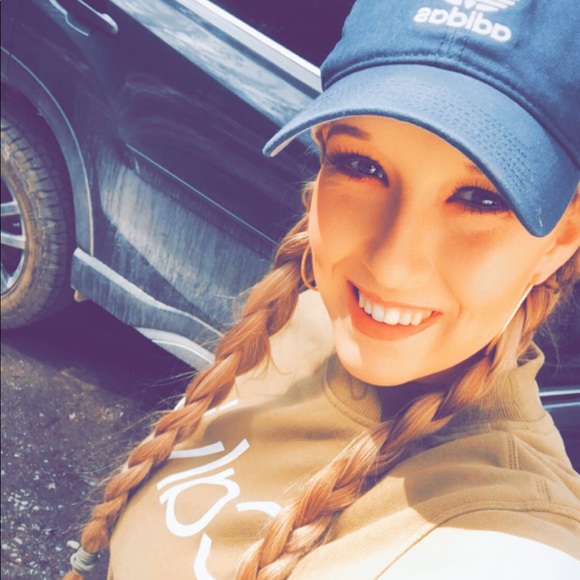 Profile Picture of Dorothy Allemand (@dorothygrace23) on Poshmark
