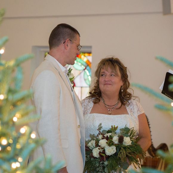 Profile Picture of Debra Wade (@lzrdwade) on Poshmark