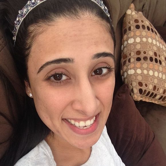 Profile Picture of Angela Singh (@angelaasinghh) on Poshmark