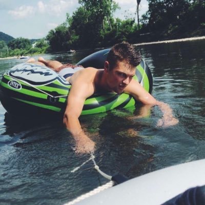 Profile Picture of Nicholas Howe (@nicholas_howe) on Twitter
