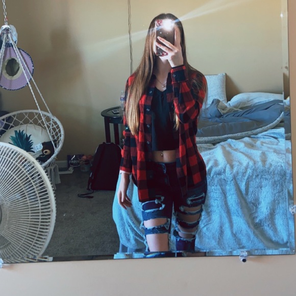 Profile Picture of Hannah Chouteau (@hannah_chouteau) on Poshmark